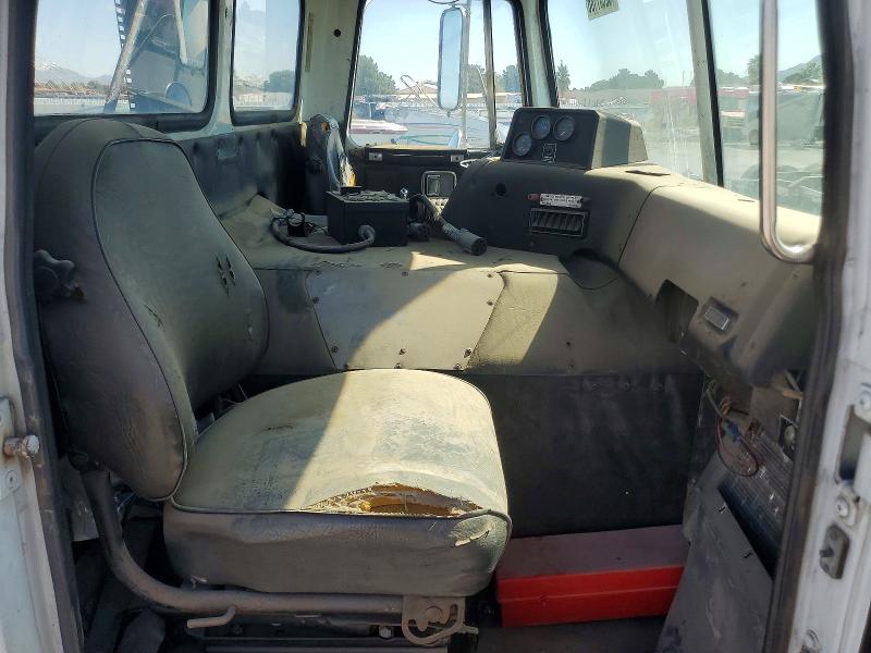 1989 Whitegmc Xpeditor მანქანა იყიდება აუქციონზე, vin: 4V2DCFBD9KN613023, აუქციონის ნომერი: 52857186