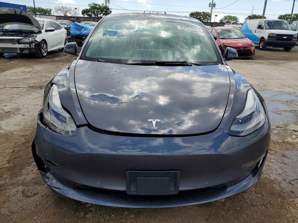 52348356 :رقم المزاد ، 5YJ3E1EA6NF372506 vin ، 2022 Tesla Model 3 مزاد بيع