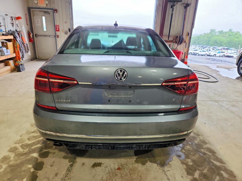 Продажа на аукционе авто 2017 Volkswagen Passat, vin: 1VWDT7A34HC035142, номер лота: 54628766