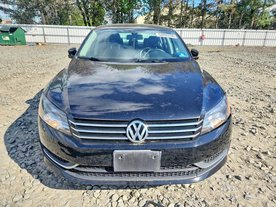 53895556 :رقم المزاد ، 1VWAT7A32FC009512 vin ، 2015 Volkswagen Passat مزاد بيع