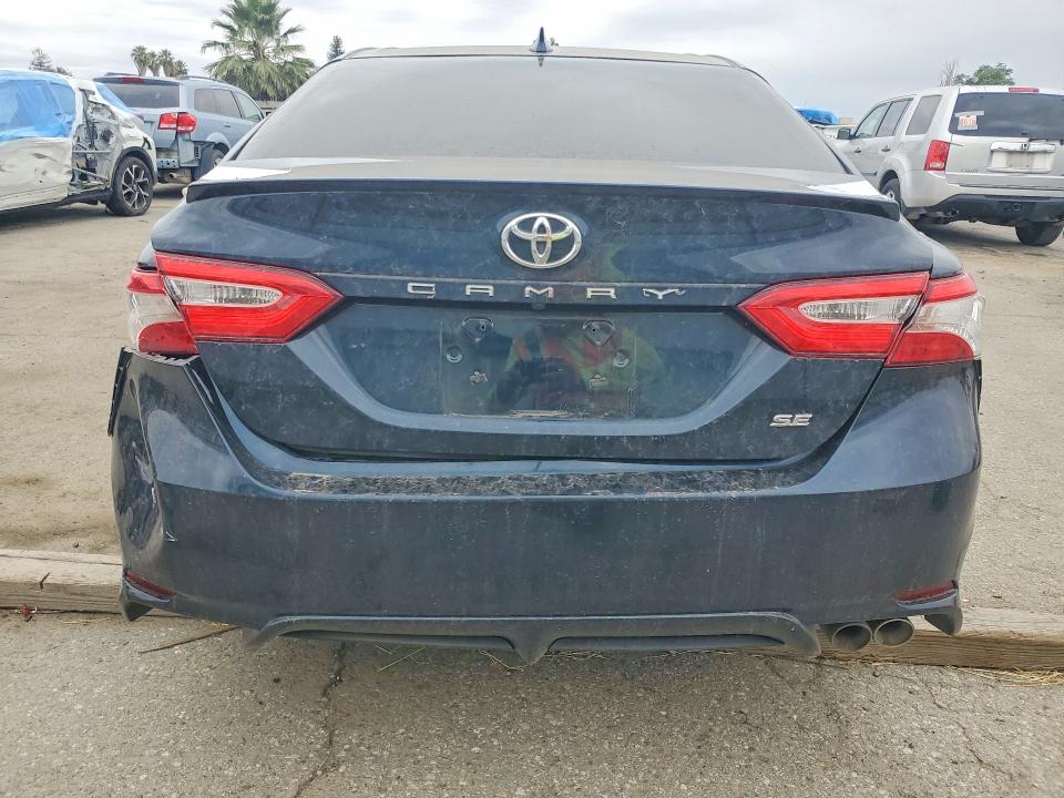 54891646 :رقم المزاد ، 4T1G11AK4LU981220 vin ، 2020 Toyota Camry مزاد بيع