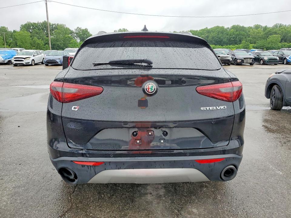 54775846 :رقم المزاد ، ZASFAKNN6J7B99370 vin ، 2018 Alfa Romeo Stelvio مزاد بيع
