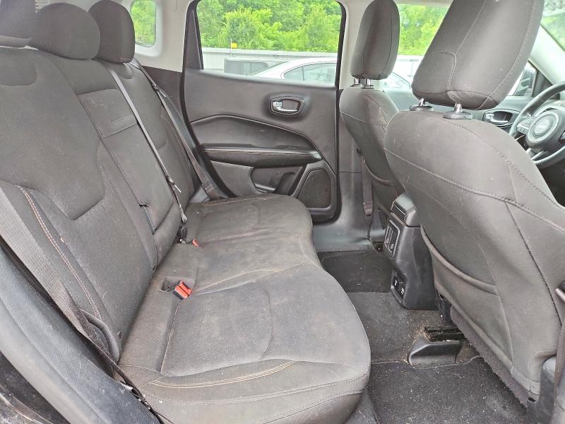 54258336 :رقم المزاد ، 3C4NJCAB3JT204185 vin ، 2018 Jeep Compass مزاد بيع