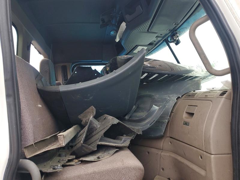 48526046 :رقم المزاد ، 3AKBGADV1JDJU2441 vin ، 2018 Freigliner Cascadia 113 مزاد بيع