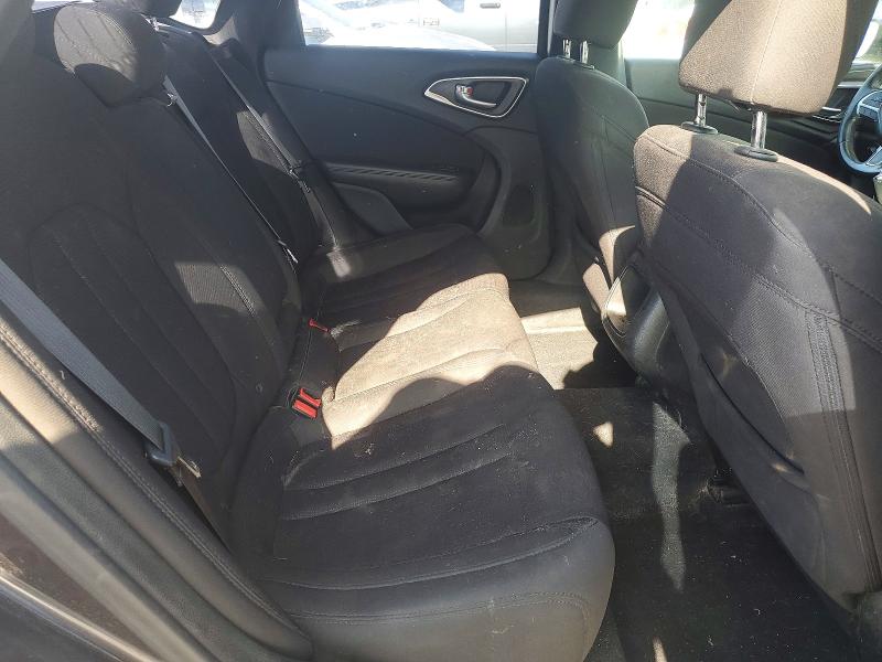 52746326 :رقم المزاد ، 1C3CCCAB8FN525281 vin ، 2015 Chrysler 200 مزاد بيع