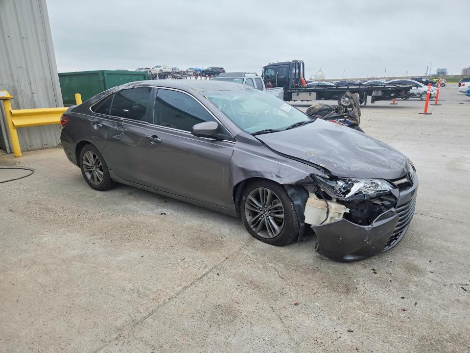 52771256 :رقم المزاد ، 4T1BF1FK4FU923634 vin ، 2015 Toyota Camry مزاد بيع
