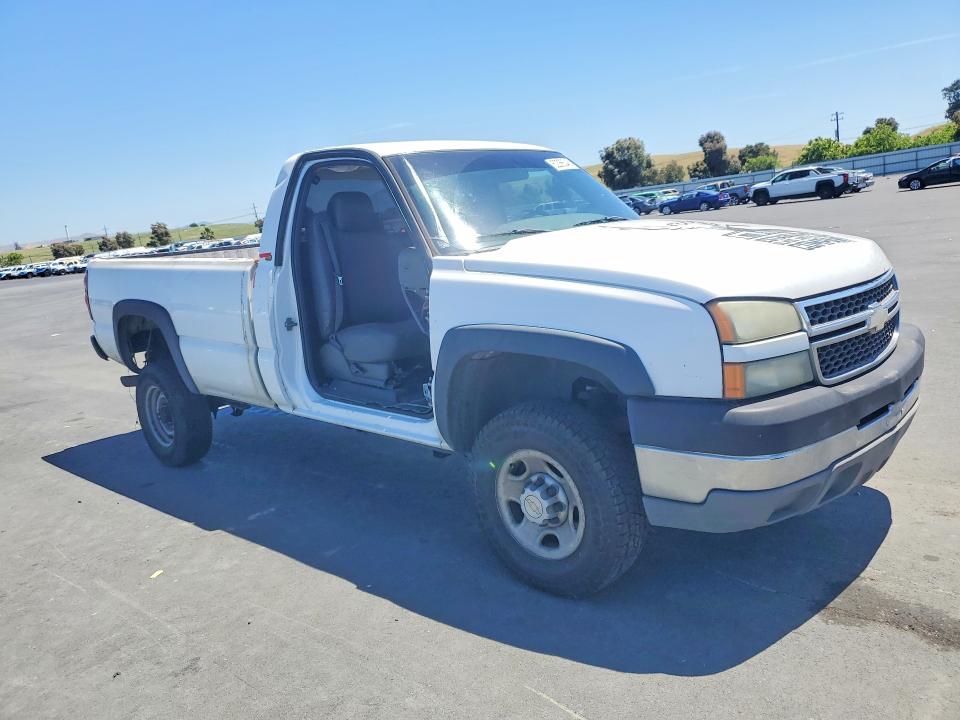 2005 Chevrolet Silverado მანქანა იყიდება აუქციონზე, vin: 1GCHC24U75E307243, აუქციონის ნომერი: 52366346