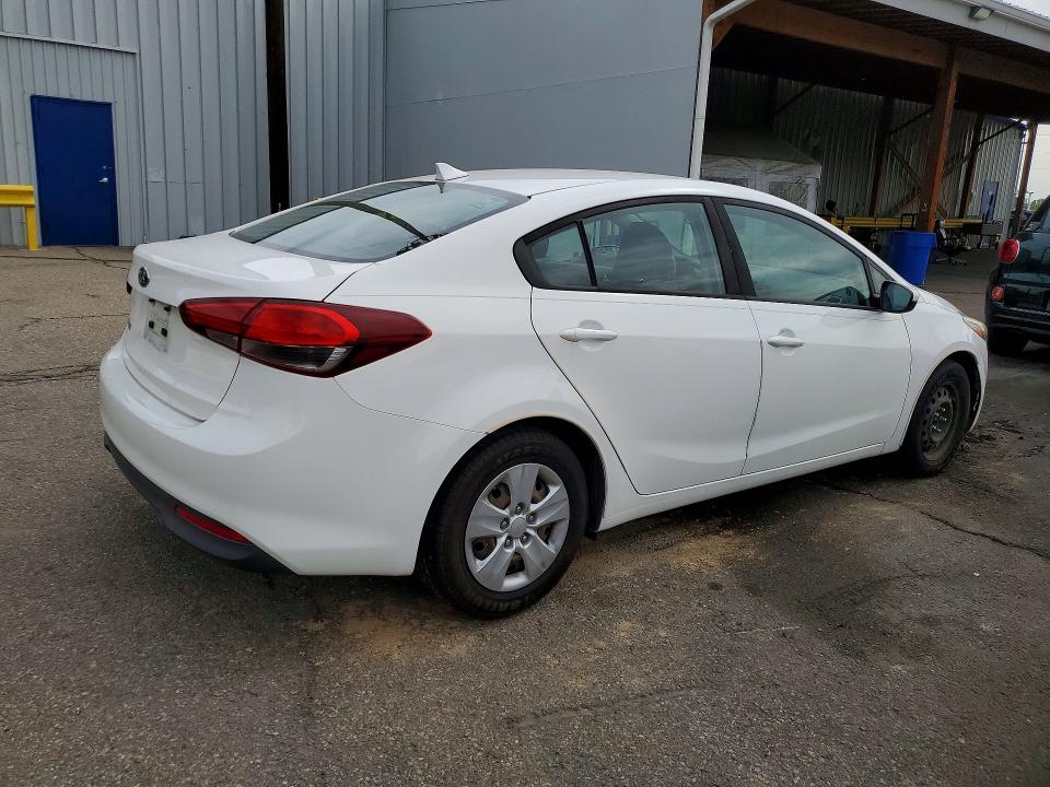 53822426 :رقم المزاد ، 3KPFK4A7XHE144178 vin ، 2017 Kia Forte مزاد بيع