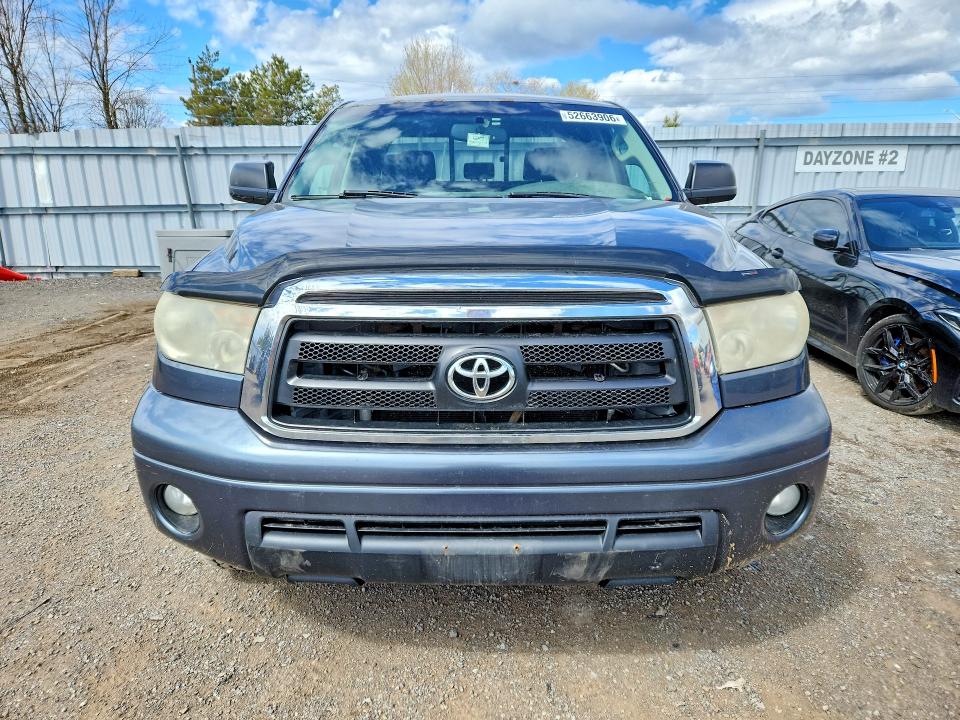 52663906 :رقم المزاد ، 5TFUY5F14AX137605 vin ، 2010 Toyota Tundra مزاد بيع