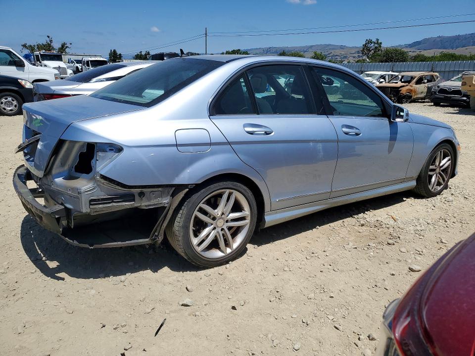 2014 Mercedes-benz C მანქანა იყიდება აუქციონზე, vin: WDDGF4HB8EG243733, აუქციონის ნომერი: 52071606