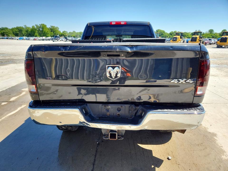 52682206 :رقم المزاد ، 3C6UR5CL5JG144738 vin ، 2018 Ram 2500 مزاد بيع