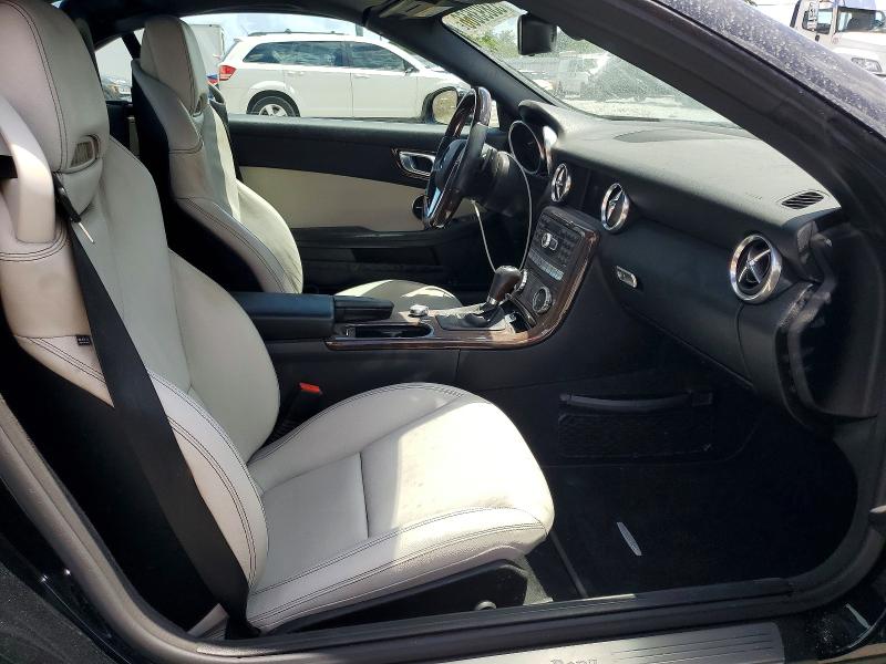 53893666 :رقم المزاد ، WDDPK5HA2DF068750 vin ، 2013 Mercedes-benz Slk مزاد بيع