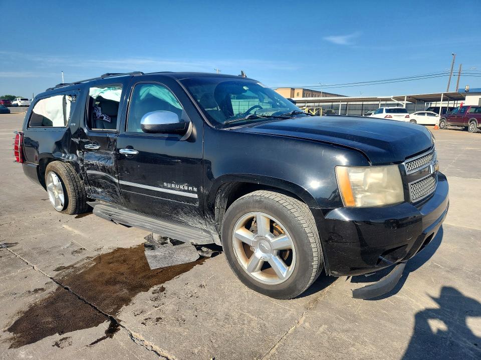 53513626 :رقم المزاد ، 1GNSCKE06BR390872 vin ، 2011 Chevrolet Suburban مزاد بيع