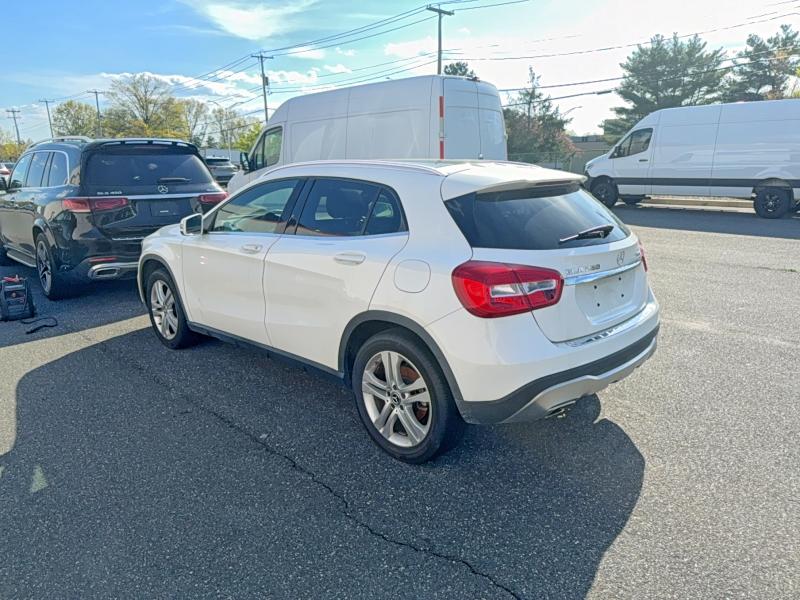 52585826 :رقم المزاد ، WDCTG4GB7JJ477053 vin ، 2018 Mercedes-benz Gla مزاد بيع