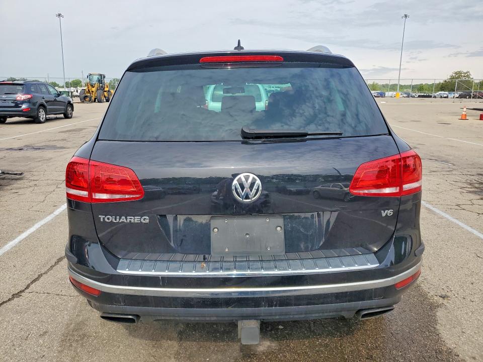 51795246 :رقم المزاد ، WVGEF9BP2FD002722 vin ، 2015 Volkswagen Touareg مزاد بيع