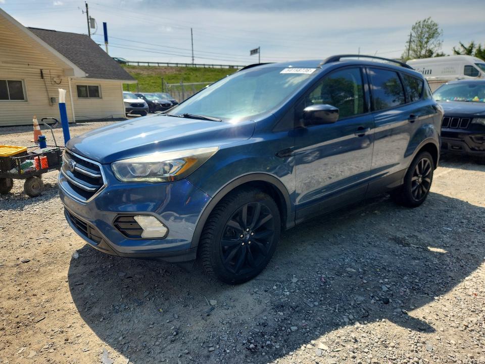 2018 Ford Escape მანქანა იყიდება აუქციონზე, vin: 1FMCU9GD9JUB81040, აუქციონის ნომერი: 54158736