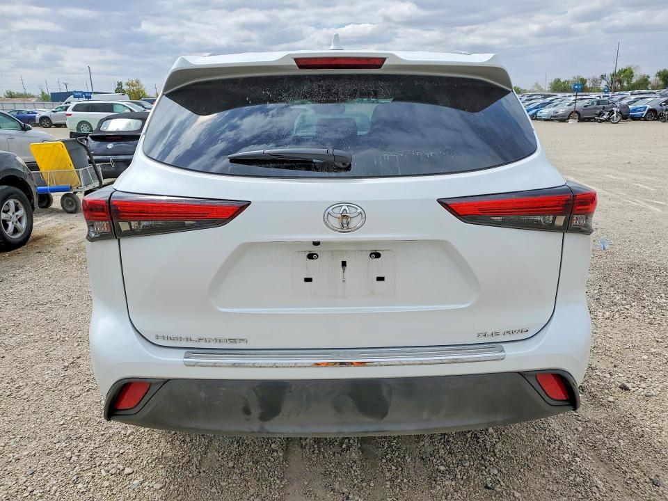 Продажа на аукционе авто 2022 Toyota Highlander, vin: 5TDGZRBHXNS561502, номер лота: 52427546