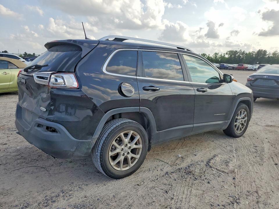 45935016 :رقم المزاد ، 1C4PJLCB2HW642125 vin ، 2017 Jeep Cherokee مزاد بيع