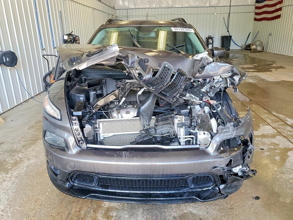 55132326 :رقم المزاد ، 1C4PJMCB4JD599642 vin ، 2018 Jeep Cherokee مزاد بيع