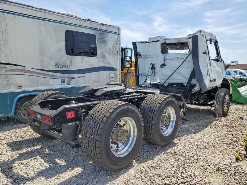 55620976 :رقم المزاد ، 4V4WC9DH1TN713569 vin ، 2026 Volvo Vnr مزاد بيع