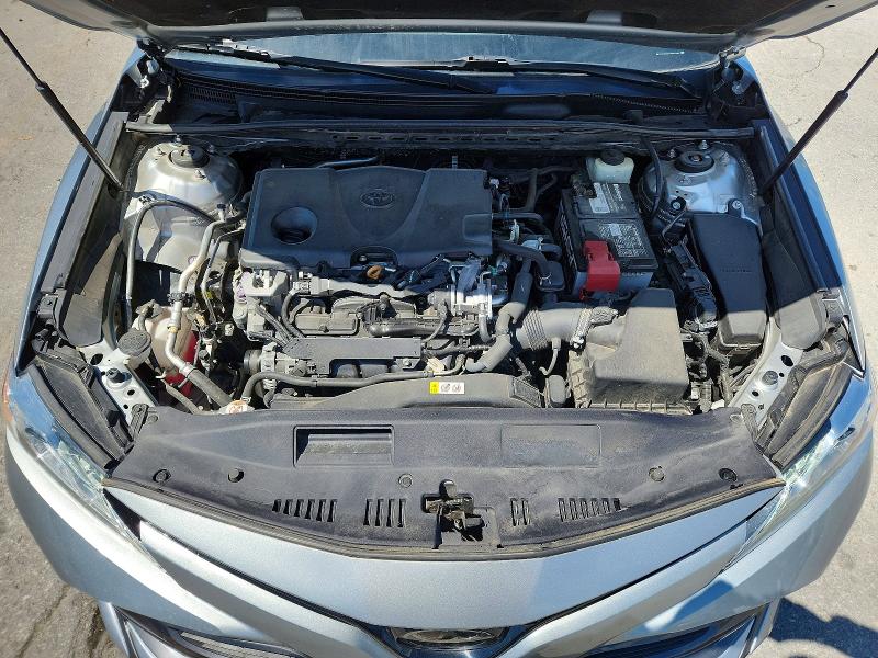 52297216 :رقم المزاد ، 4T1B11HK9JU062097 vin ، 2018 Toyota Camry مزاد بيع