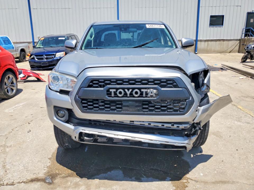 2018 Toyota Tacoma მანქანა იყიდება აუქციონზე, vin: 3TMCZ5AN6JM159811, აუქციონის ნომერი: 54877136
