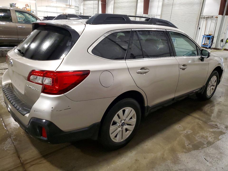 54723726 :رقم المزاد ، 4S4BSAFC7J3384543 vin ، 2018 Subaru Outback مزاد بيع