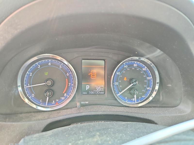 53704996 :رقم المزاد ، 5YFBURHE4JP831655 vin ، 2018 Toyota Corolla مزاد بيع