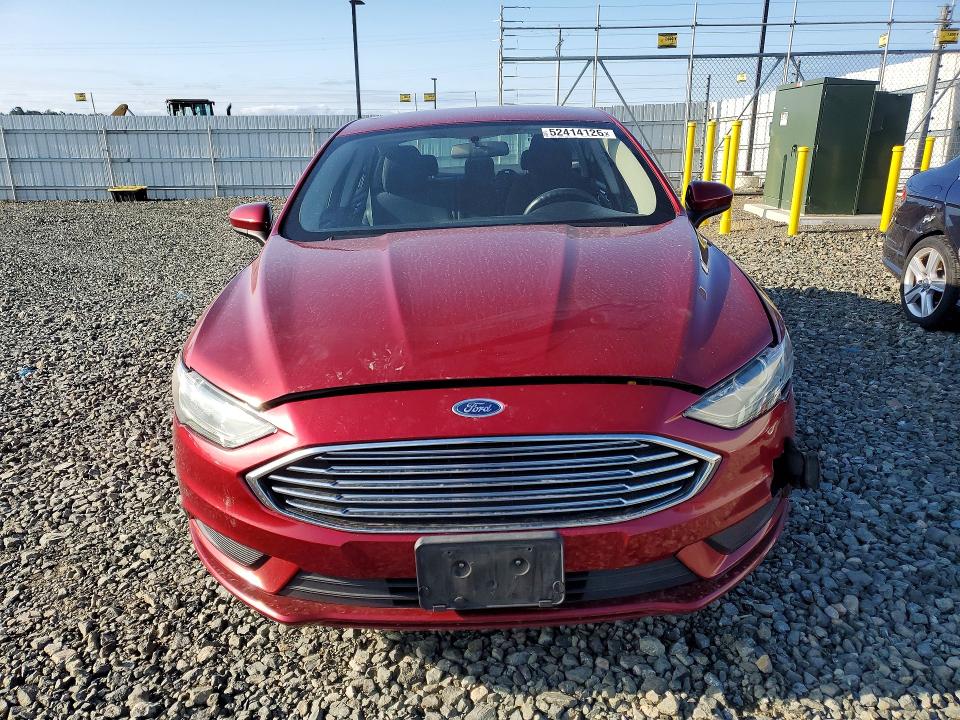 52414126 :رقم المزاد ، 3FA6P0LU5HR386176 vin ، 2017 Ford Fusion مزاد بيع