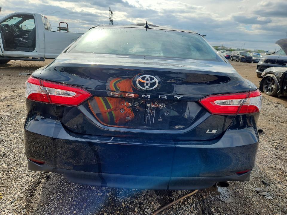 50267736 :رقم المزاد ، 4T1C11AK4LU381859 vin ، 2020 Toyota Camry مزاد بيع