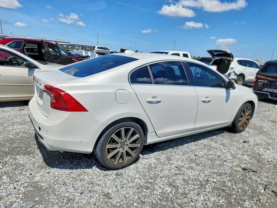 2017 Volvo S60 მანქანა იყიდება აუქციონზე, vin: LYV402HK3HB154767, აუქციონის ნომერი: 54506016