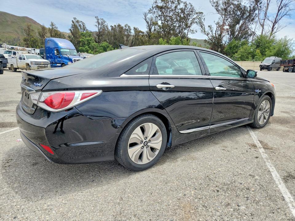 2015 Hyundai Sonata Hybrid მანქანა იყიდება აუქციონზე, vin: KMHEC4A47FA136436, აუქციონის ნომერი: 54547086
