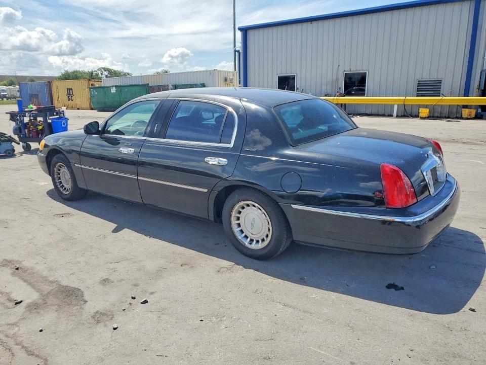 Продаж на аукціоні авто 2001 Lincoln Town Car, vin: 1LNHM84W31Y637161, номер лоту: 54017476