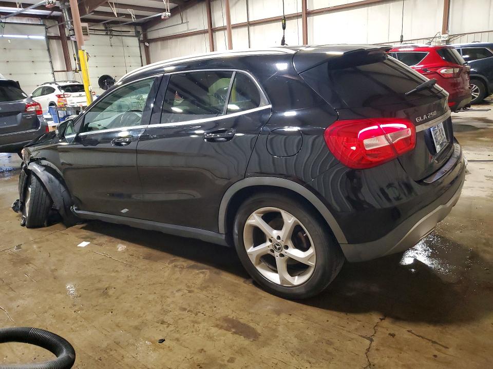 53296766 :رقم المزاد ، WDCTG4EB8JJ395805 vin ، 2018 Mercedes-benz Gla مزاد بيع