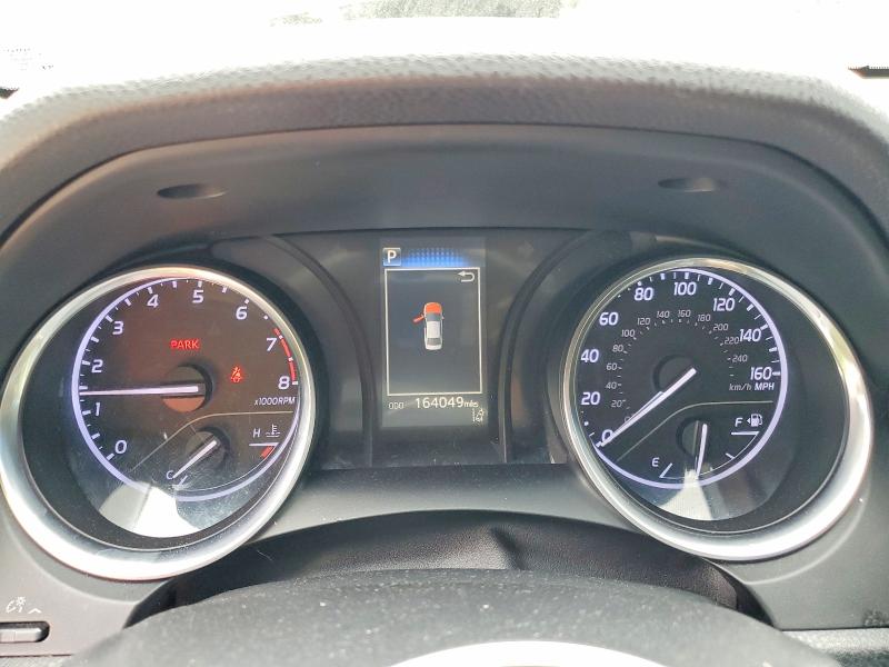 51300686 :رقم المزاد ، 4T1B11HK0JU602811 vin ، 2018 Toyota Camry مزاد بيع