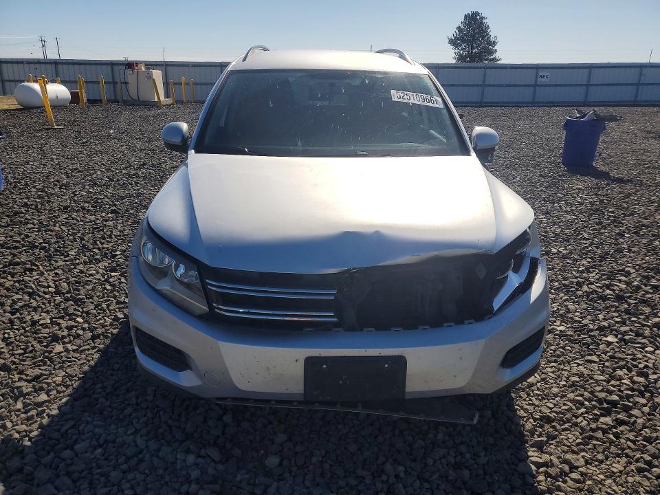 52510966 :رقم المزاد ، WVGBV7AX5HK052430 vin ، 2017 Volkswagen Tiguan مزاد بيع