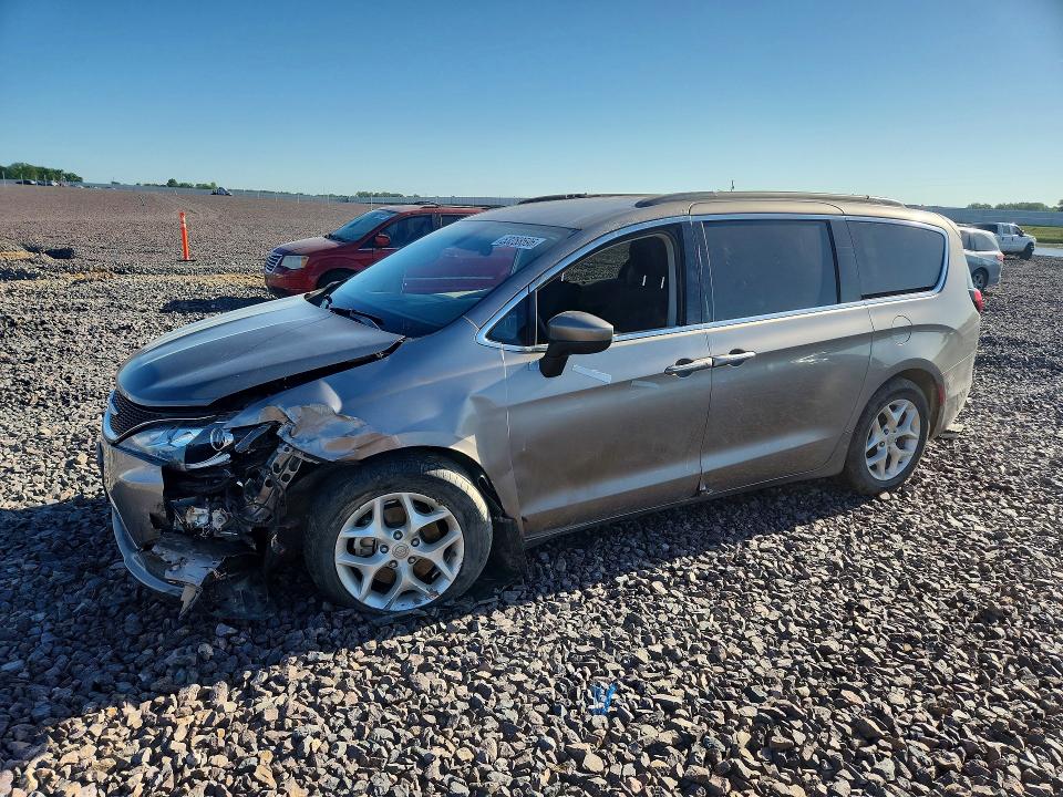 2017 Chrysler Pacifica მანქანა იყიდება აუქციონზე, vin: 2C4RC1BG1HR795950, აუქციონის ნომერი: 53258596