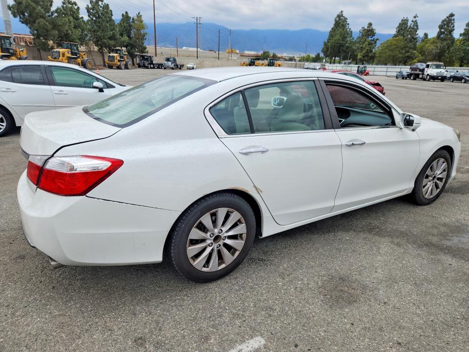 55070876 :رقم المزاد ، 1HGCR2F73FA003398 vin ، 2015 Honda Accord مزاد بيع