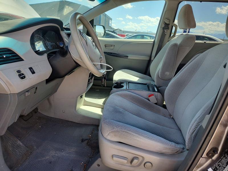 55182186 :رقم المزاد ، 5TDKK3DC1BS076710 vin ، 2011 Toyota Sienna مزاد بيع