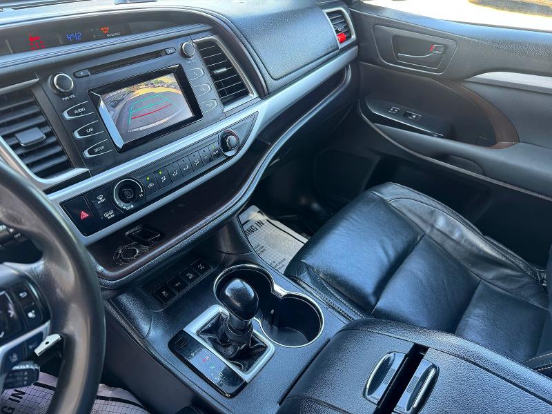 54733956 :رقم المزاد ، 5TDBZRFH6JS913523 vin ، 2018 Toyota Highlander مزاد بيع