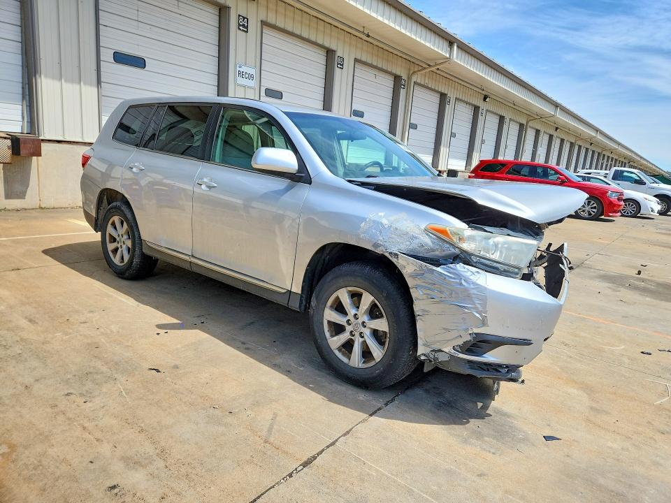 52484246 :رقم المزاد ، 5TDZK3EH2DS090997 vin ، 2013 Toyota Highlander مزاد بيع