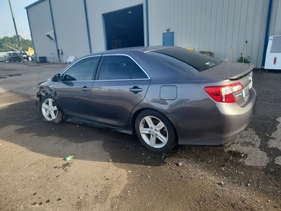 2014 Toyota Camry Hybrid მანქანა იყიდება აუქციონზე, vin: 4T1BD1FK0EU129718, აუქციონის ნომერი: 55280596