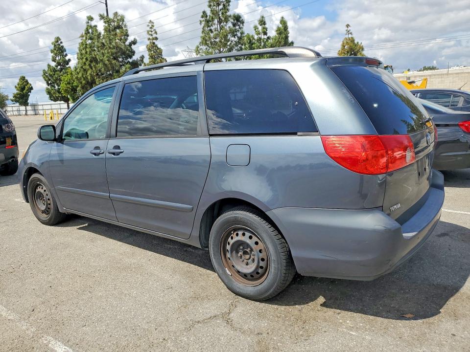 Продажа на аукционе авто 2010 Toyota Sienna, vin: 5TDKK4CC0AS297799, номер лота: 52219756