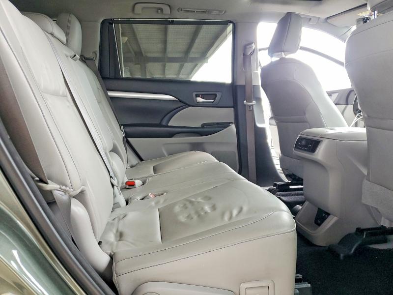 55408196 :رقم المزاد ، 5TDJZRFH8JS822765 vin ، 2018 Toyota Highlander مزاد بيع
