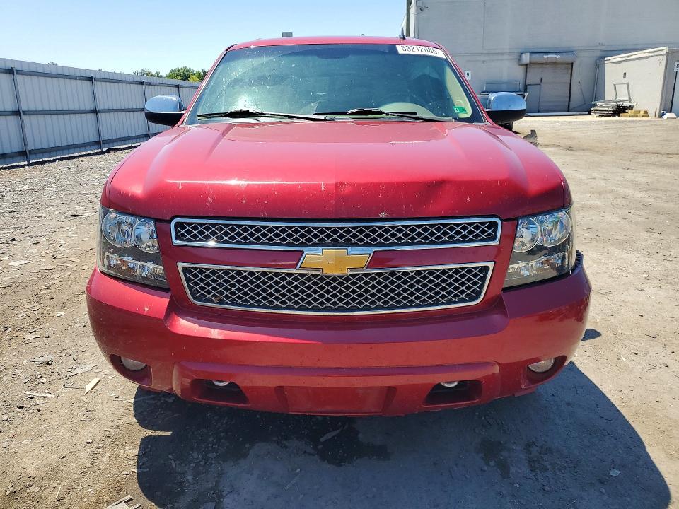 2014 Chevrolet Suburban მანქანა იყიდება აუქციონზე, vin: 1GNSKHE72ER180017, აუქციონის ნომერი: 53212066