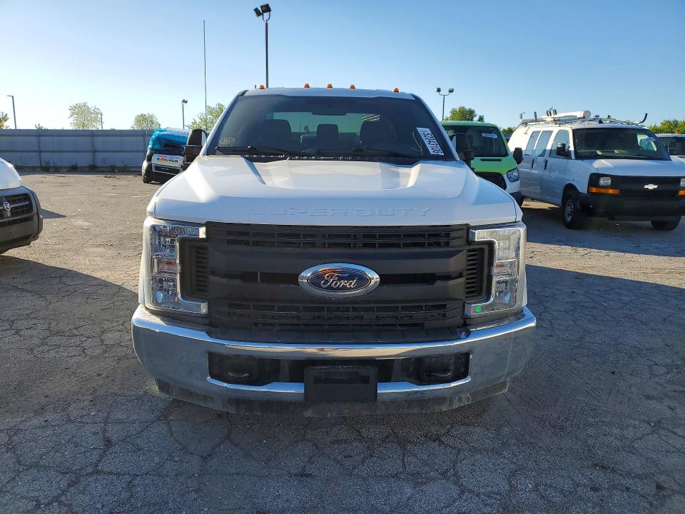 52043106 :رقم المزاد ، 1FT7X2A60KEE10067 vin ، 2019 Ford F250 مزاد بيع