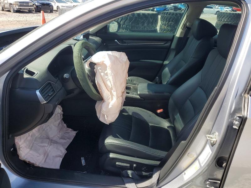 52663236 :رقم المزاد ، 1HGCV1F55JA183917 vin ، 2018 Honda Accord مزاد بيع