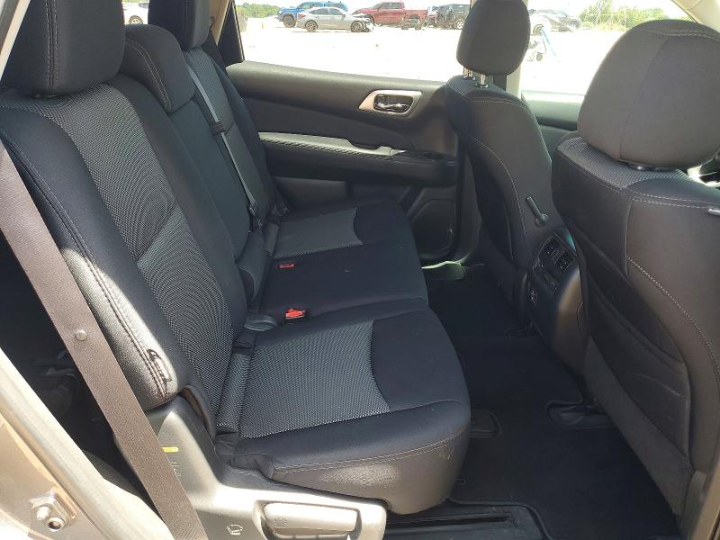 53239406 :رقم المزاد ، 5N1DR2MN1JC620215 vin ، 2018 Nissan Pathfinder مزاد بيع
