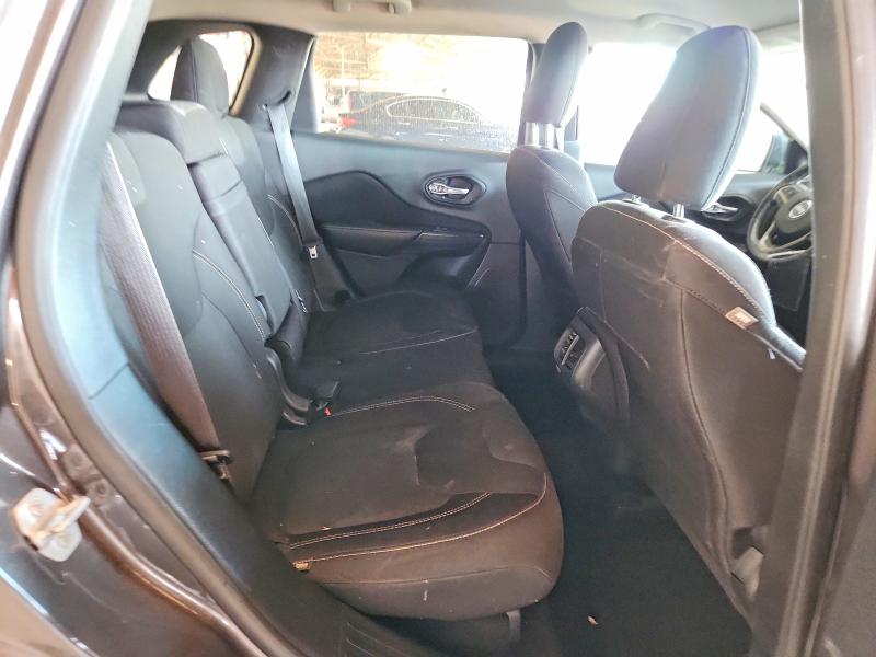 54855176 :رقم المزاد ، 1C4PJLCB7FW560288 vin ، 2015 Jeep Cherokee مزاد بيع