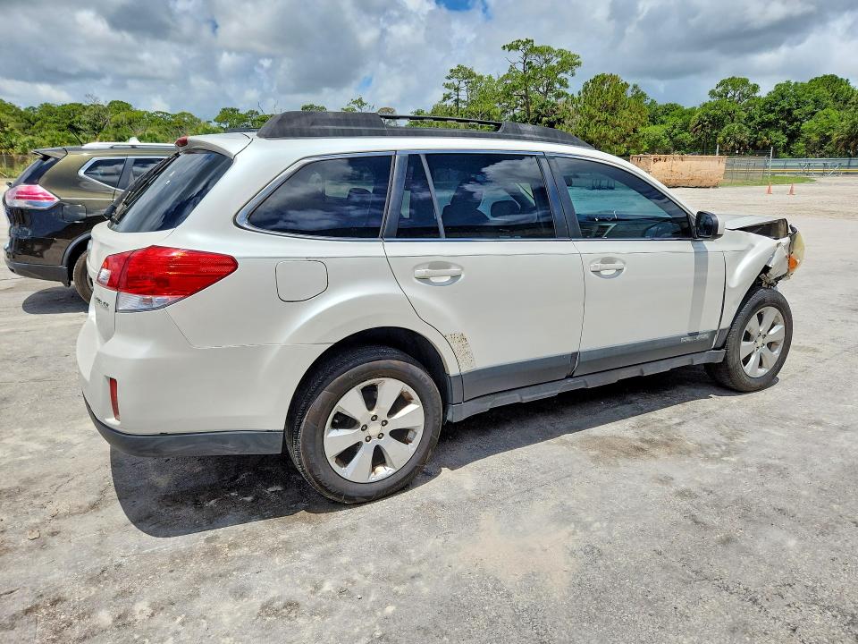 2011 Subaru Outback მანქანა იყიდება აუქციონზე, vin: 4S4BRCCCXB3318386, აუქციონის ნომერი: 54125016